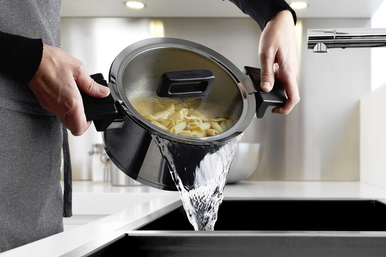 CONCEPT NERŪSĒJOŠĀ TĒRAUDA KATLS AR VĀKU UN ROKTURI, 18CM, 2.2L, INDUKCIJAI