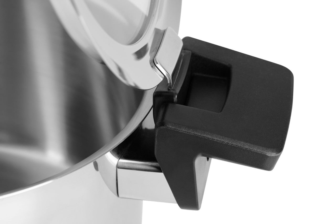 CONCEPT NERŪSĒJOŠĀ TĒRAUDA KATLS AR VĀKU UN ROKTURI, 18CM, 2.2L, INDUKCIJAI