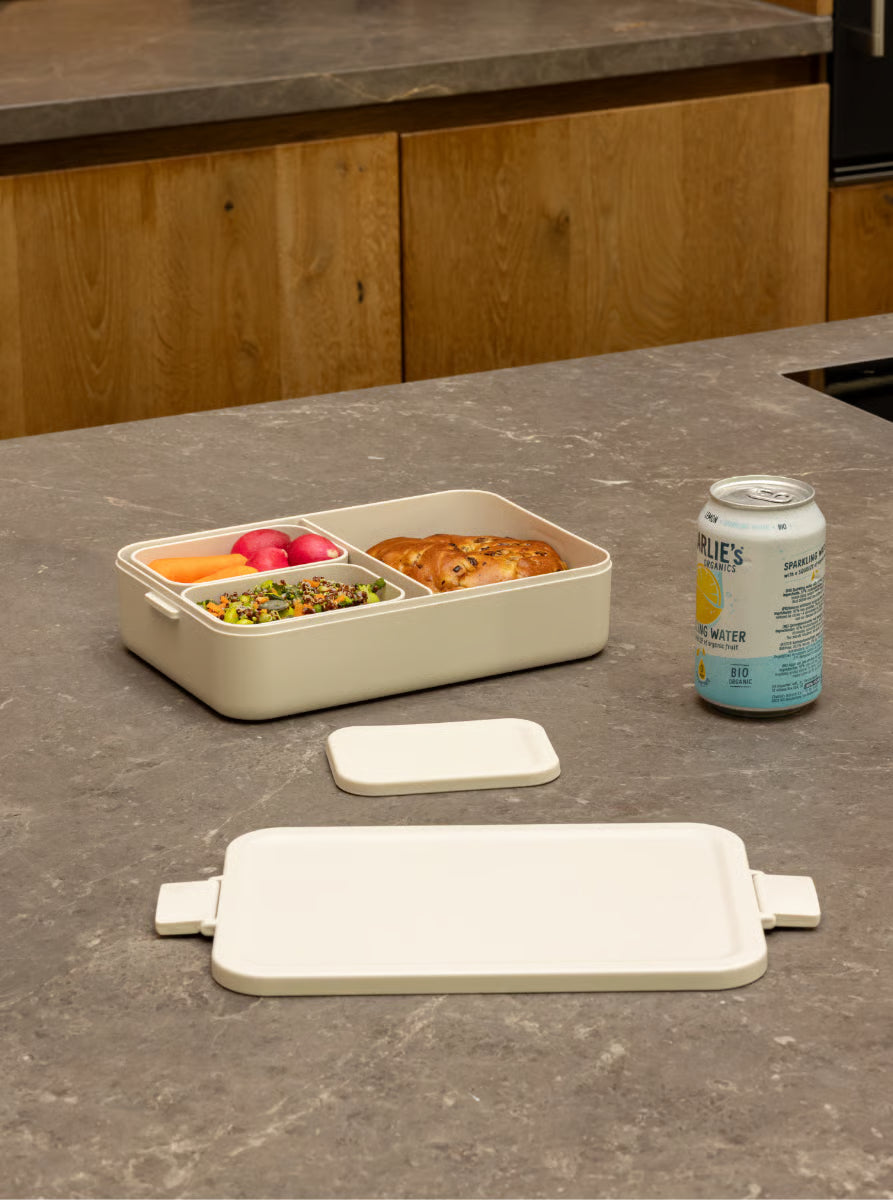 MAKE&TAKE BENTO PUSDIENU KASTĪTE LIELĀ 16,7 X 25,5, H 6,2 CM, BĒŠA, PLASTMASA