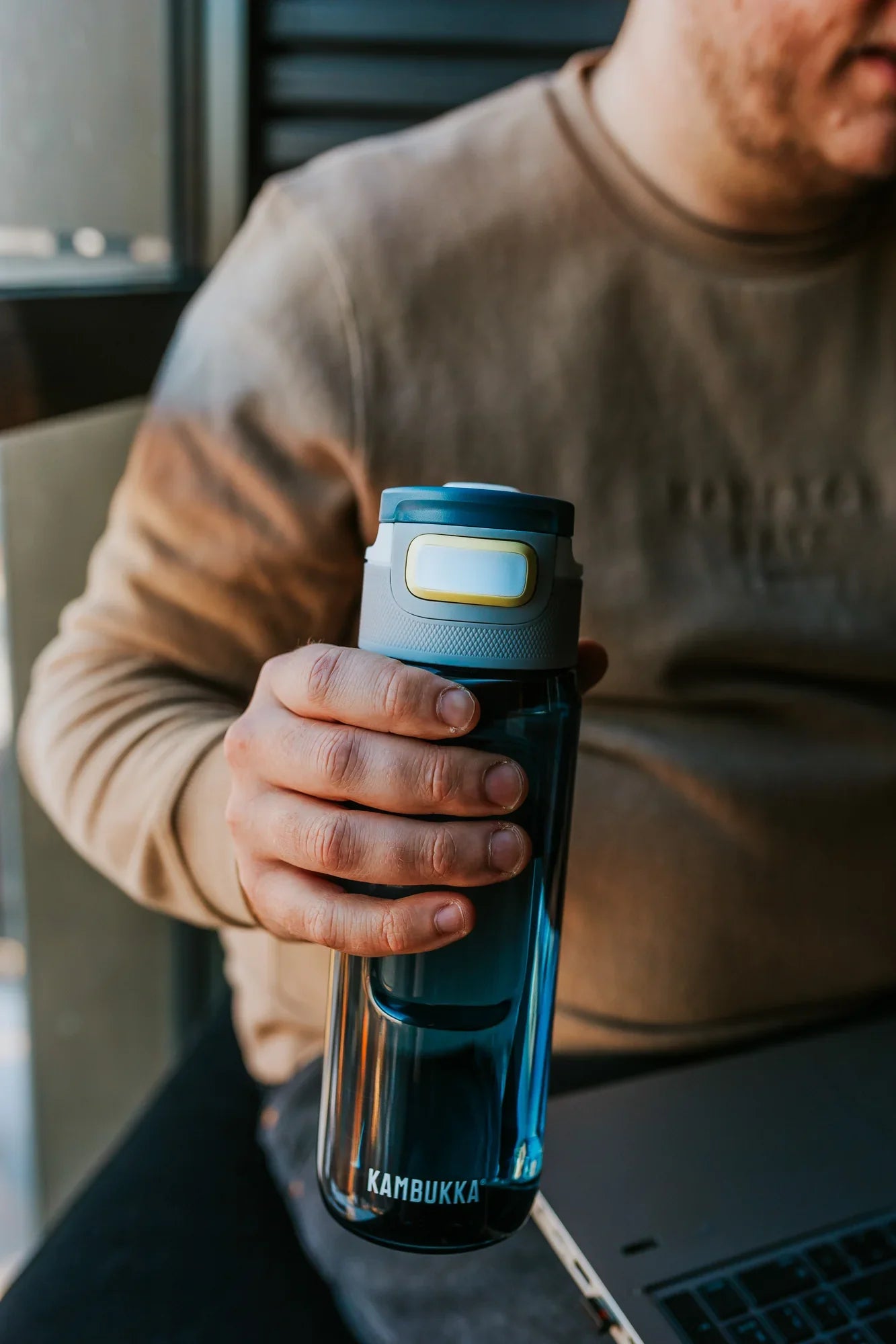 LTON ŪDENS PUDELE 750ML, TUMŠI ZILA, TRITAN PLASTMASA