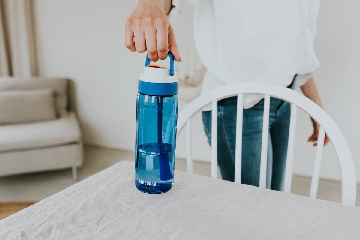 LAGOON ŪDENS PUDELE 750ML, TUMŠI ZILA, TRITAN PLASTMASA