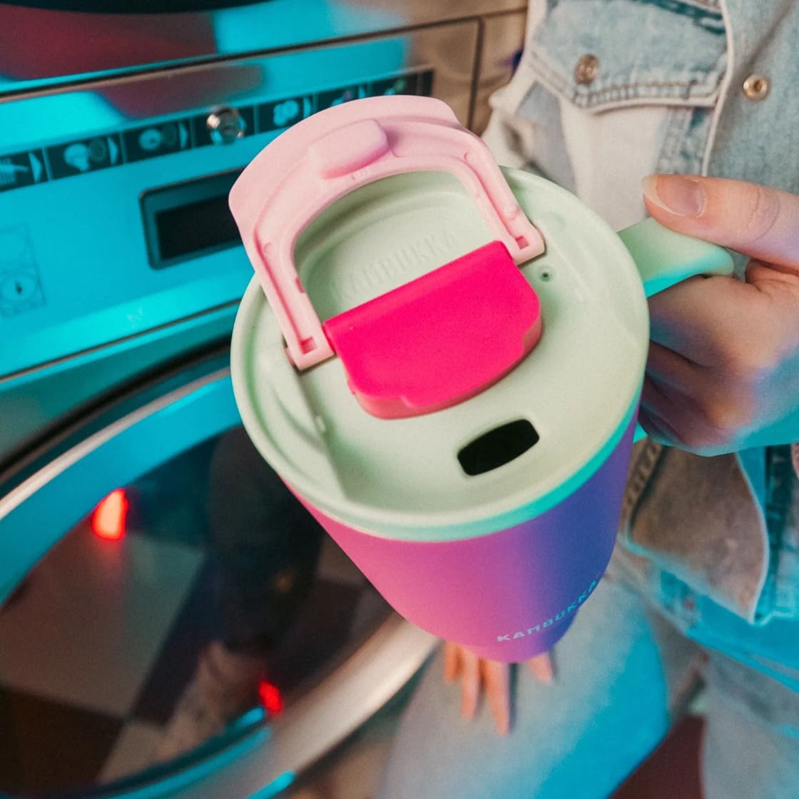 RIO TERMOKRŪZE AR ROKTURI 950ML, ROZĀ