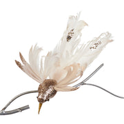 DEKORS - PIESPRAUŽAMS PUTNS KOLIBRI 18CM, 3 VEIDI, AR KLIPSI, KRĒMKR., PLASTMASA, SPALVAS