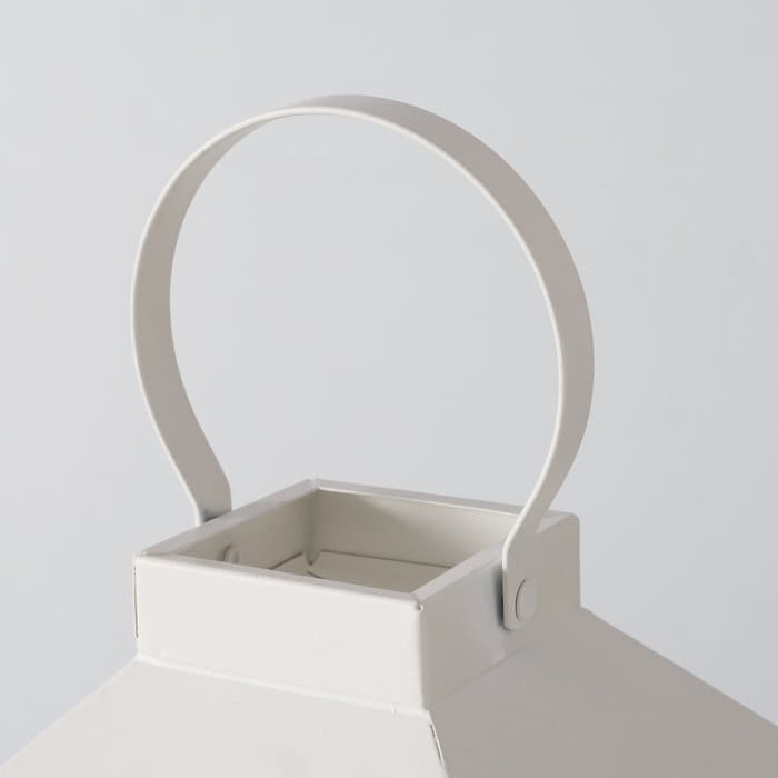 SCADO LATERNA AR ROKTURI H27CM, 17X17CM, BALTS, DZELZS PULVERA PĀRKLĀJUMS (2043969)