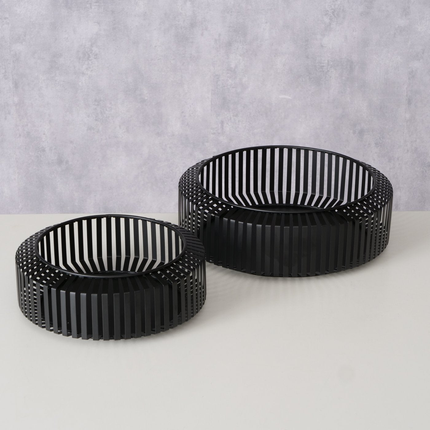 VIKI DEKORATĪVA BĻODA D24CM/H9CM, MELNA/BĒŠA, METĀLS