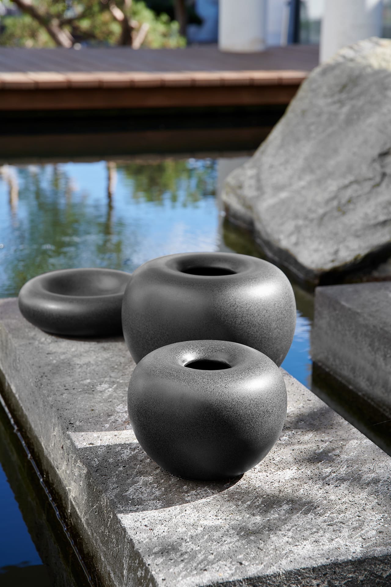 STONE VĀZE H18CM, PELĒKA, PORCELĀNS