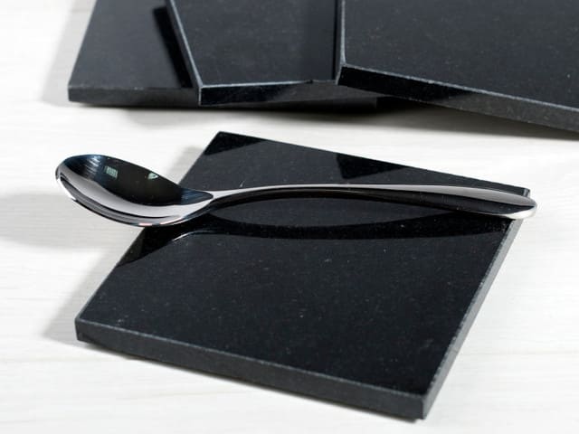 CREATIVE TOPS NATURALS GRANITE PALIKTŅI 10x10cm, KOMPL.4GAB, GRANĪTS
