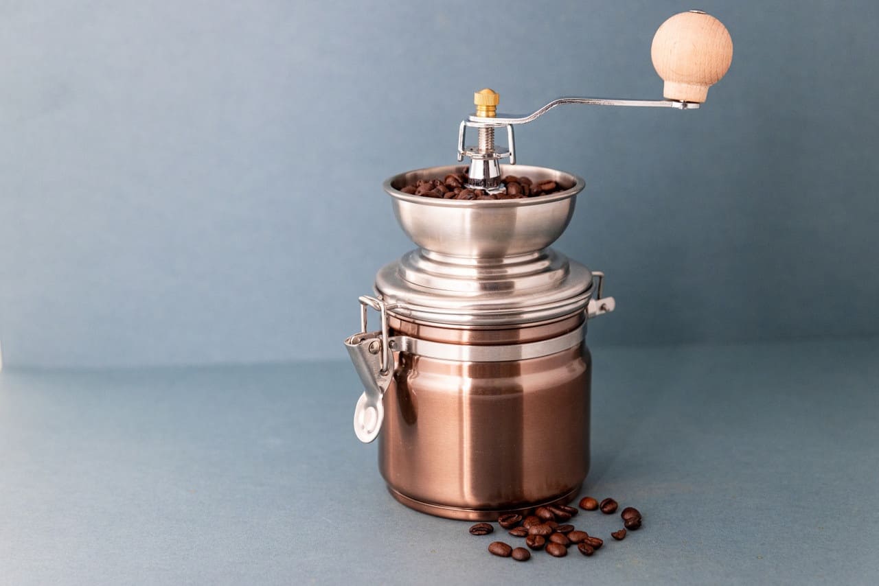 LA CAFETIÈRE KAFIJAS DZIRNAVIŅAS 18.5X9X19.4CM, VARA KR., N/T