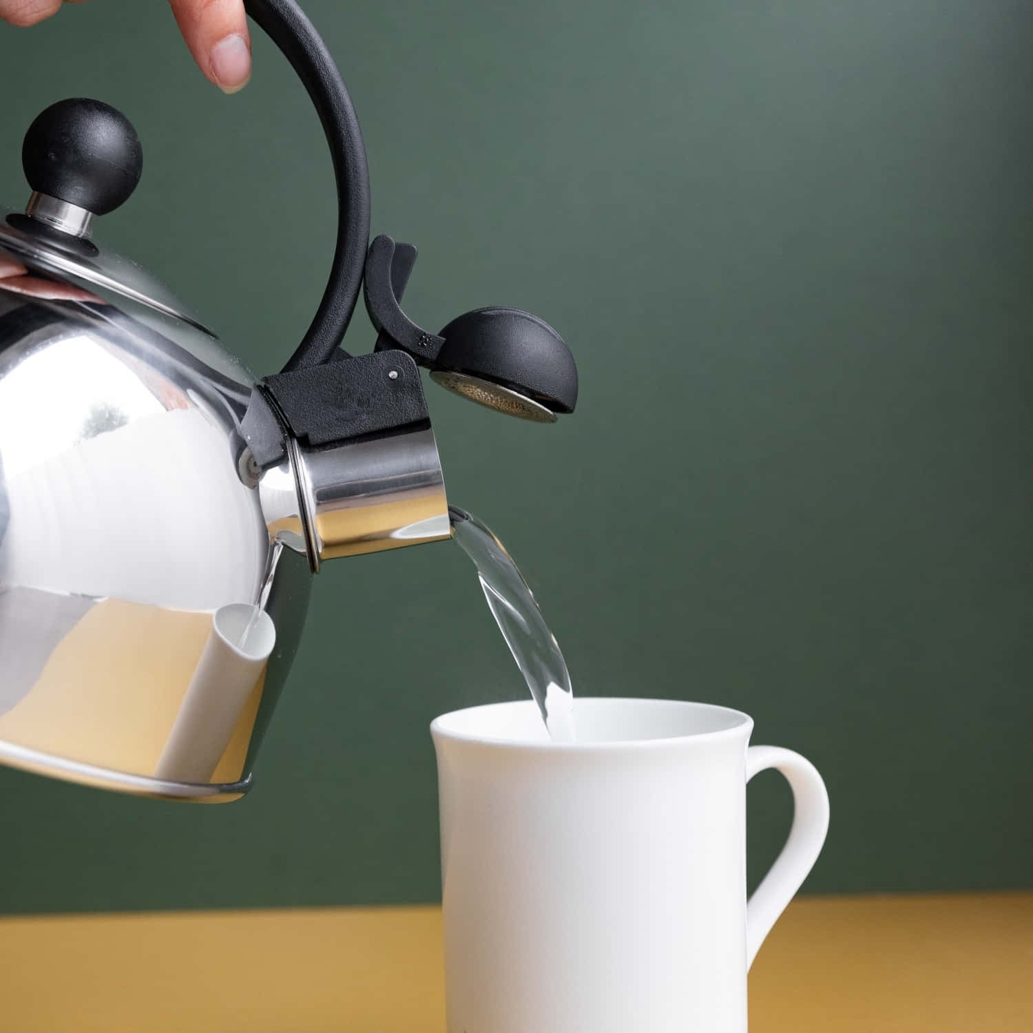 LA CAFETIÈRE TĒJKANNA AR SVILPI 1.3L, SUDRABA KR., N/T