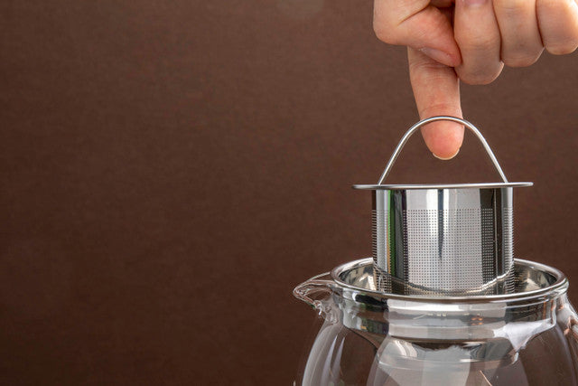 LA CAFETIÈRE IZMIR TĒJKANNA AR SIETIŅU 660ML, VARA KR., STIKLS/NER.T.