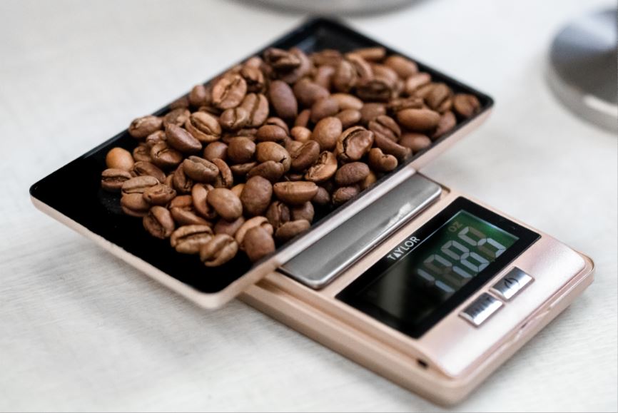 TAYLOR PRO ULTRA PRECISION DIGITĀLIE VIRTUVES SVARI 500G, DĀVANU KASTĒ