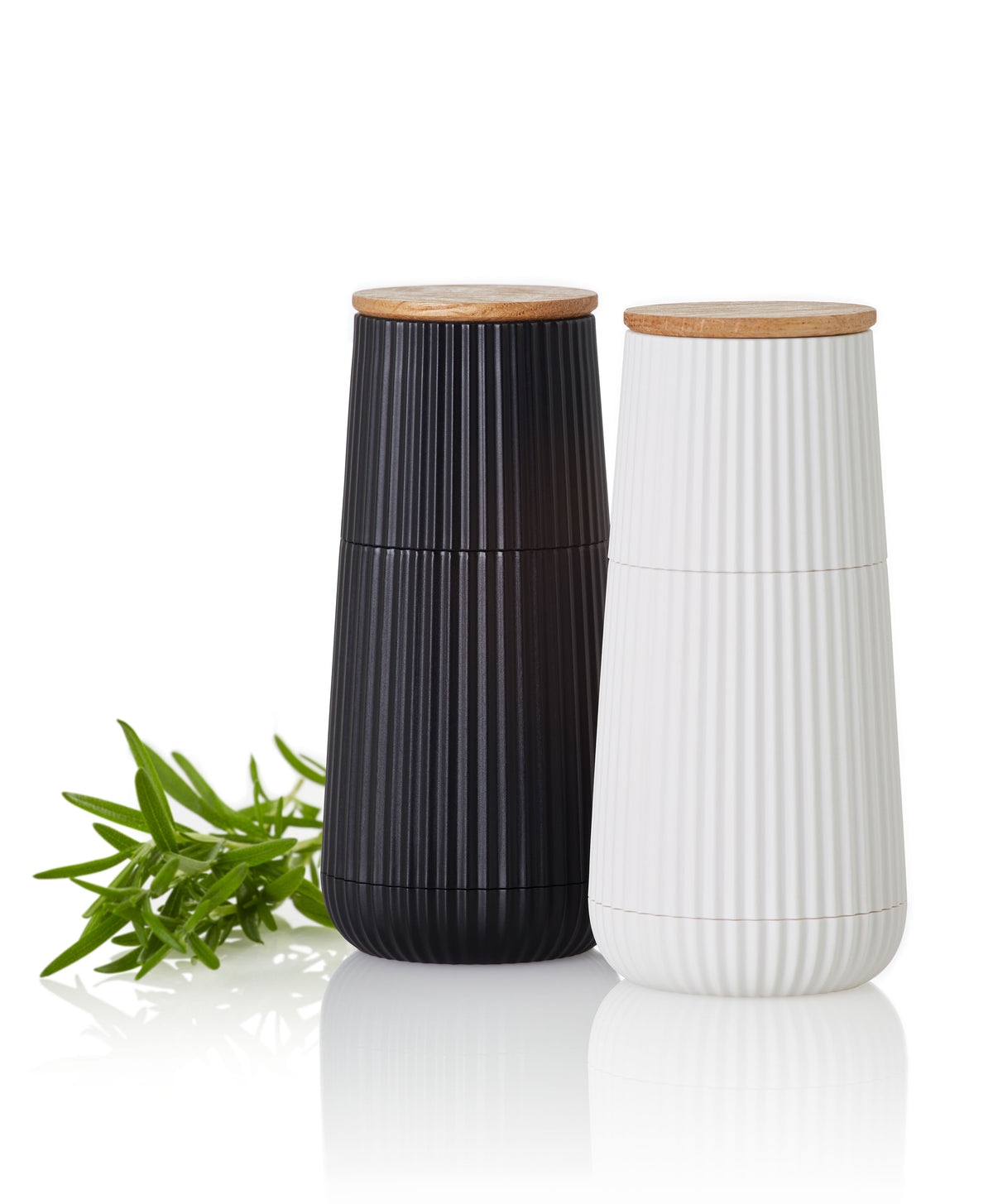 SCAPE SĀLS UN PIPARU,DZIRNAVIŅU KOMPL.2GAB.,,H12.3CM, D5.8CM,,BALTS/MELNS,,OZOLKOKS/PLASTMASA
