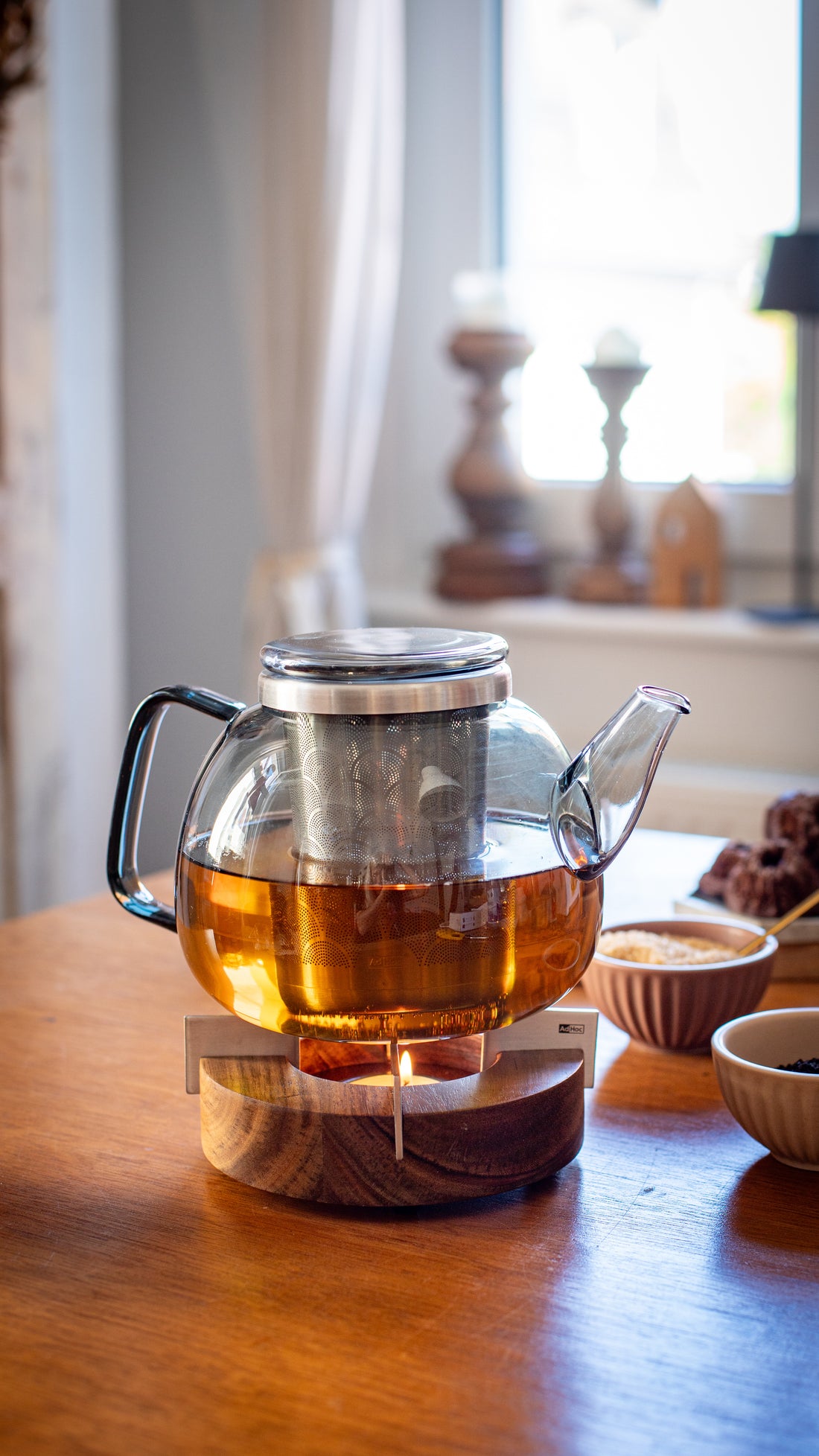 Stikla tējkanna ar sietiņu un sildītāju – tējas pagatavošanai un siltuma uzturēšanai mājās