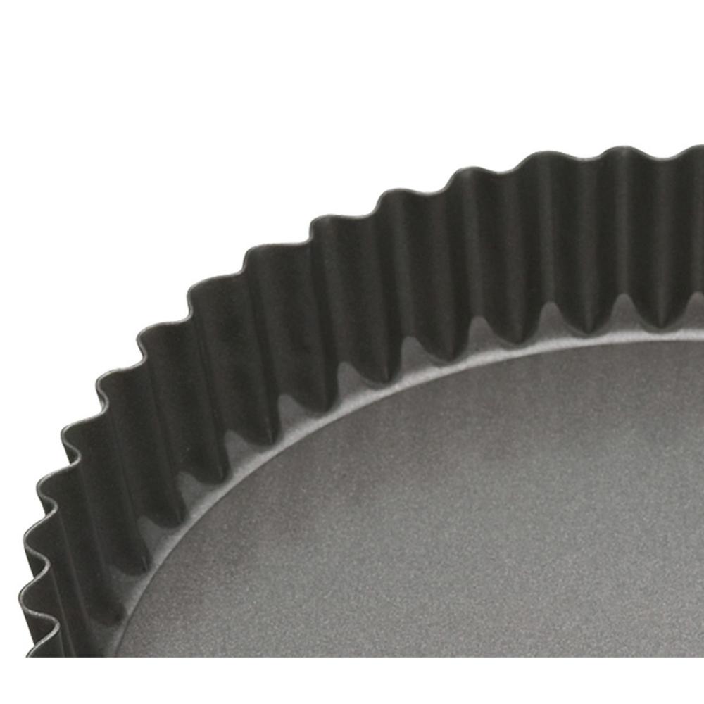 MASTERCLASS NON-STICK FLUTED LOOSE BASE QUICHE TIN ROUND 20CM, Masterclass